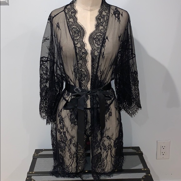 Black Lace Lingerie Robe And Thong Set With Satiny Belt - Picture 14 of 16